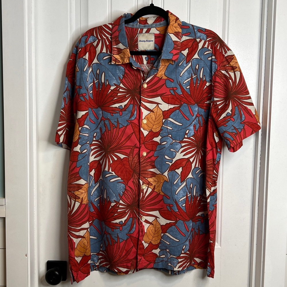 Tommy Bahama Men's Silk and Cotton Blend Tropical Print Shirt. Size XL.